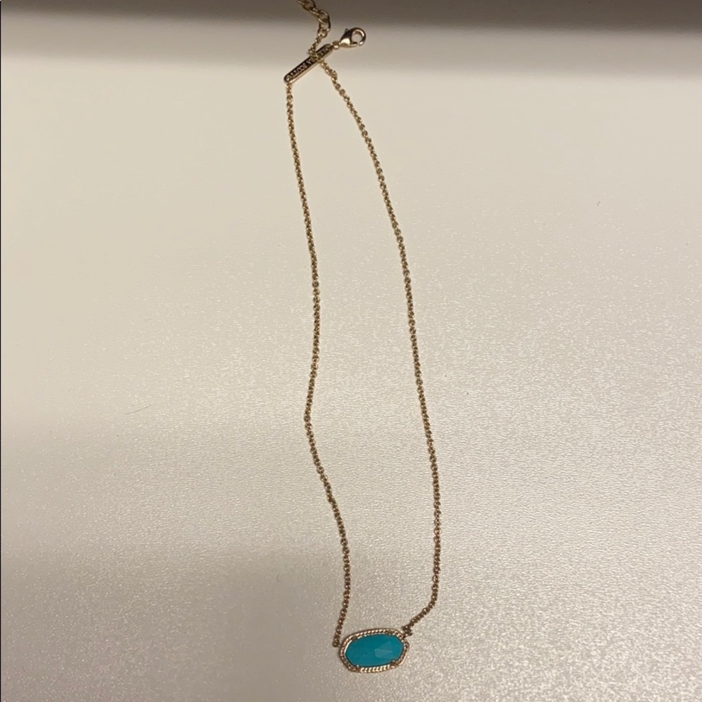 Kendra Scott necklace